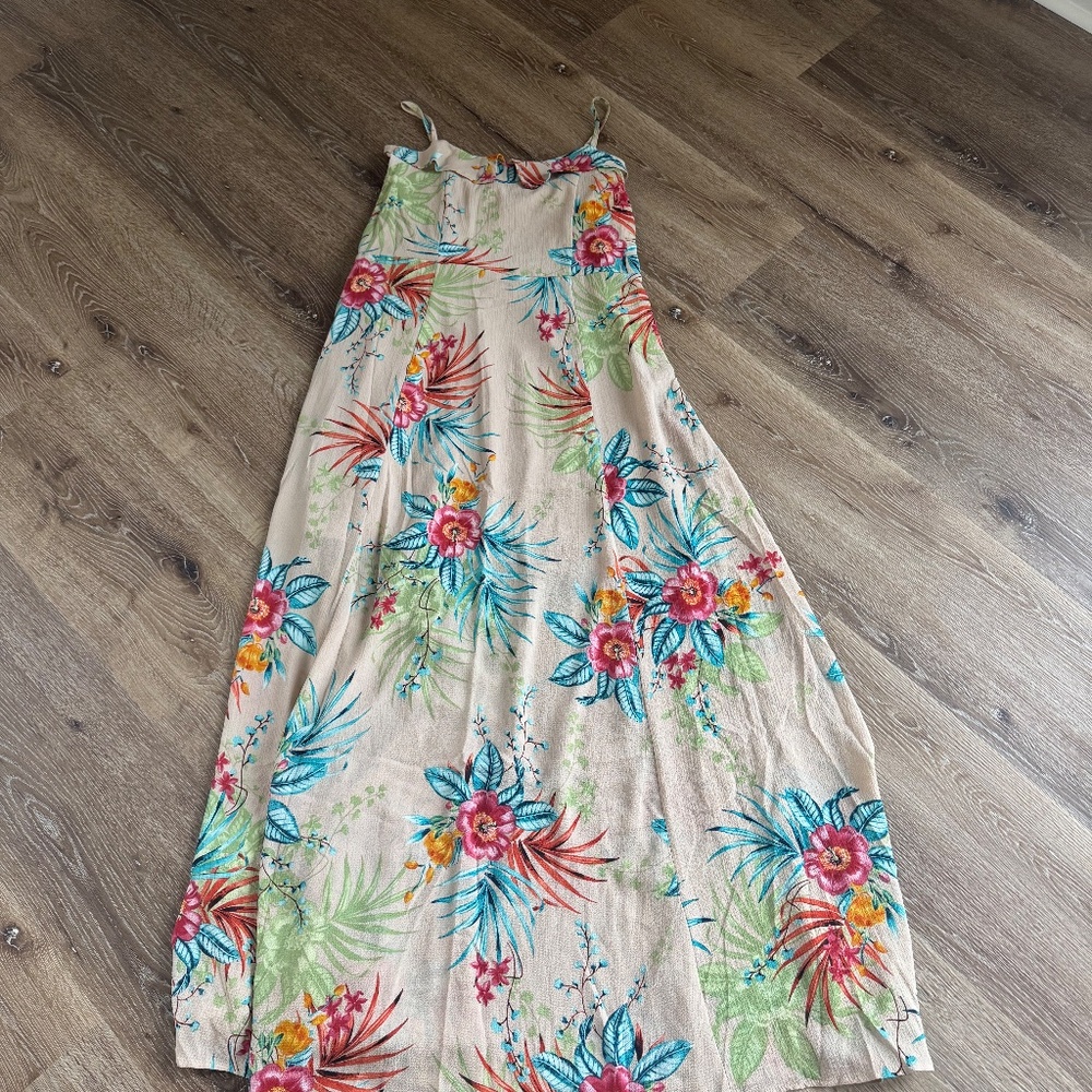 NWT: PERFECT DRESS FOR VACA/HONEYMOON